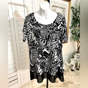 EUC Shannon Ford of NY short sleeve black & White blouse size 1X